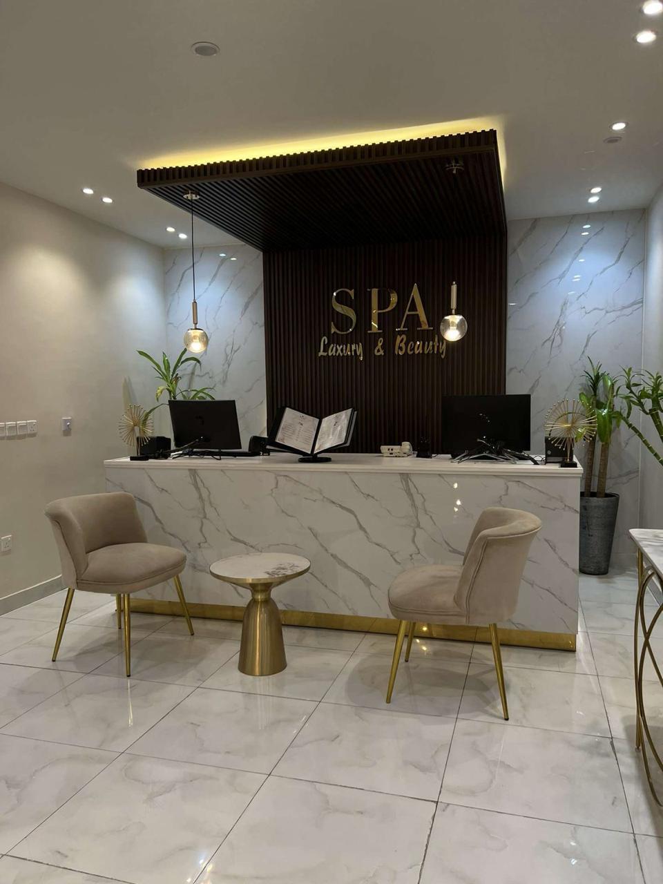 Glorious salon