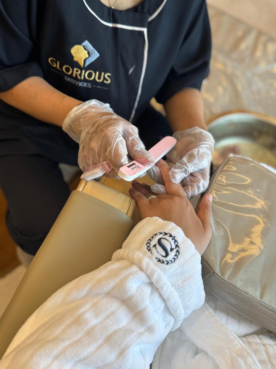 Glorious salon